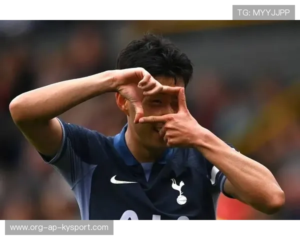 孙兴慜突入禁区左侧找准角度：看见空位的瞬间，进攻就完成了一半